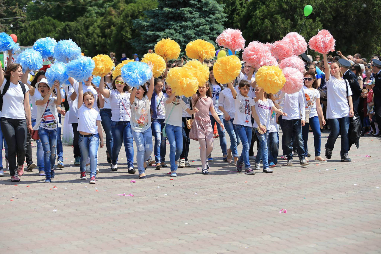 В Бельцах состоялся праздничный парад в честь 595-летия города