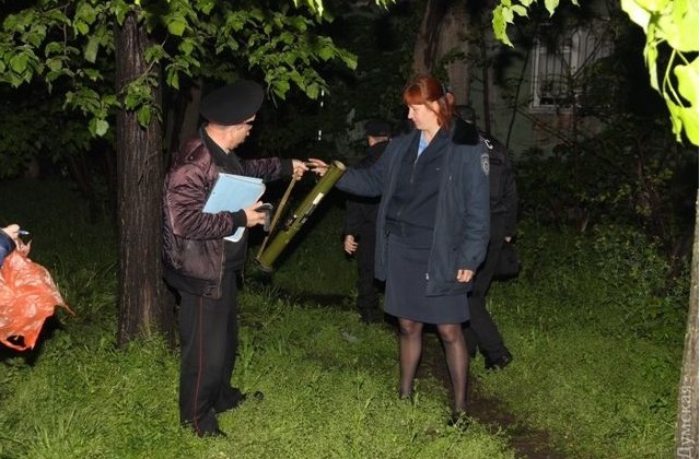 В Одессе в здание банка стреляли из гранатомета