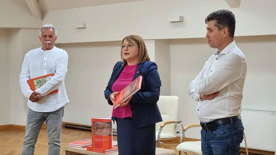В столице прошла презентация седьмой книги из цикла «Идентичность Кишинева»
