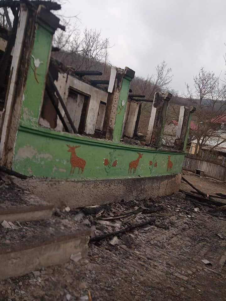 В Страшенском районе семья с 5 детьми оказалась на улице после пожара