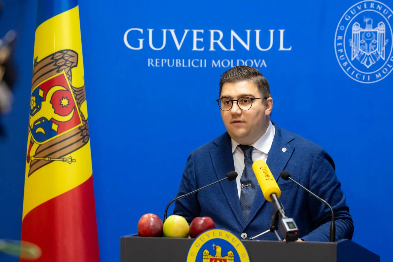 Vodă a adus mere la un briefing și a comentat acțiunile autorităților de supraveghere din Rusia
