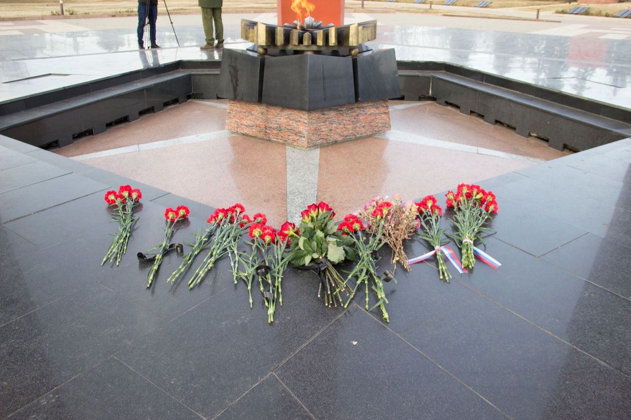 В Кишиневе в День неизвестного солдата возложили цветы к Вечному огню