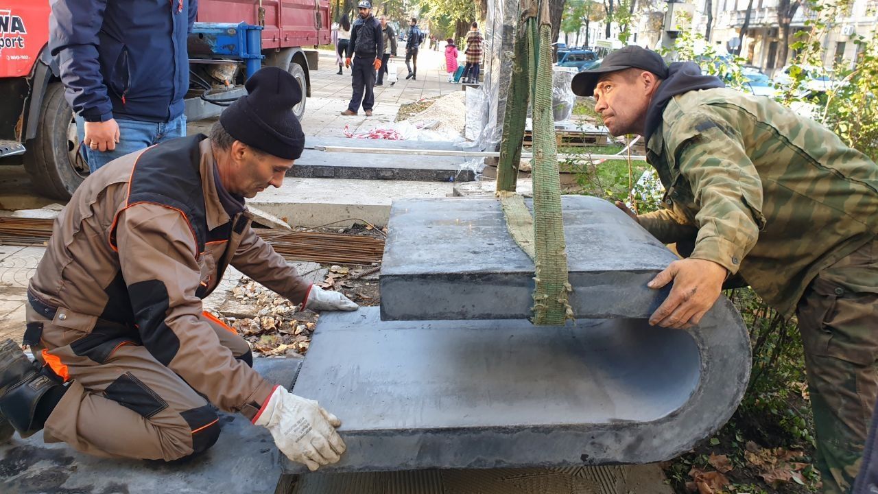 В Соборном парке Кишинева обустраивают «Аллею художников»