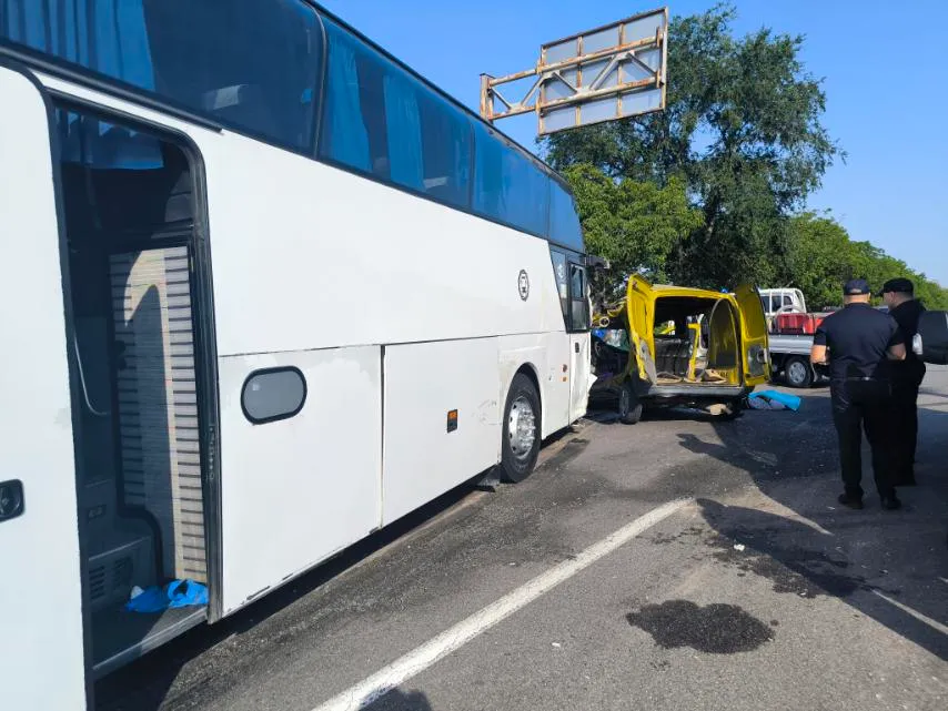 На севере Молдовы произошло ДТП с участием автобуса: есть погибшие