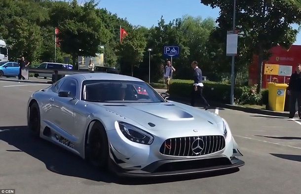 Абрамович впервые показал коллекцию автомобилей