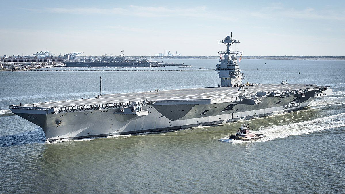 На самом дорогом авианосце США обнаружили проблемы с катапультами