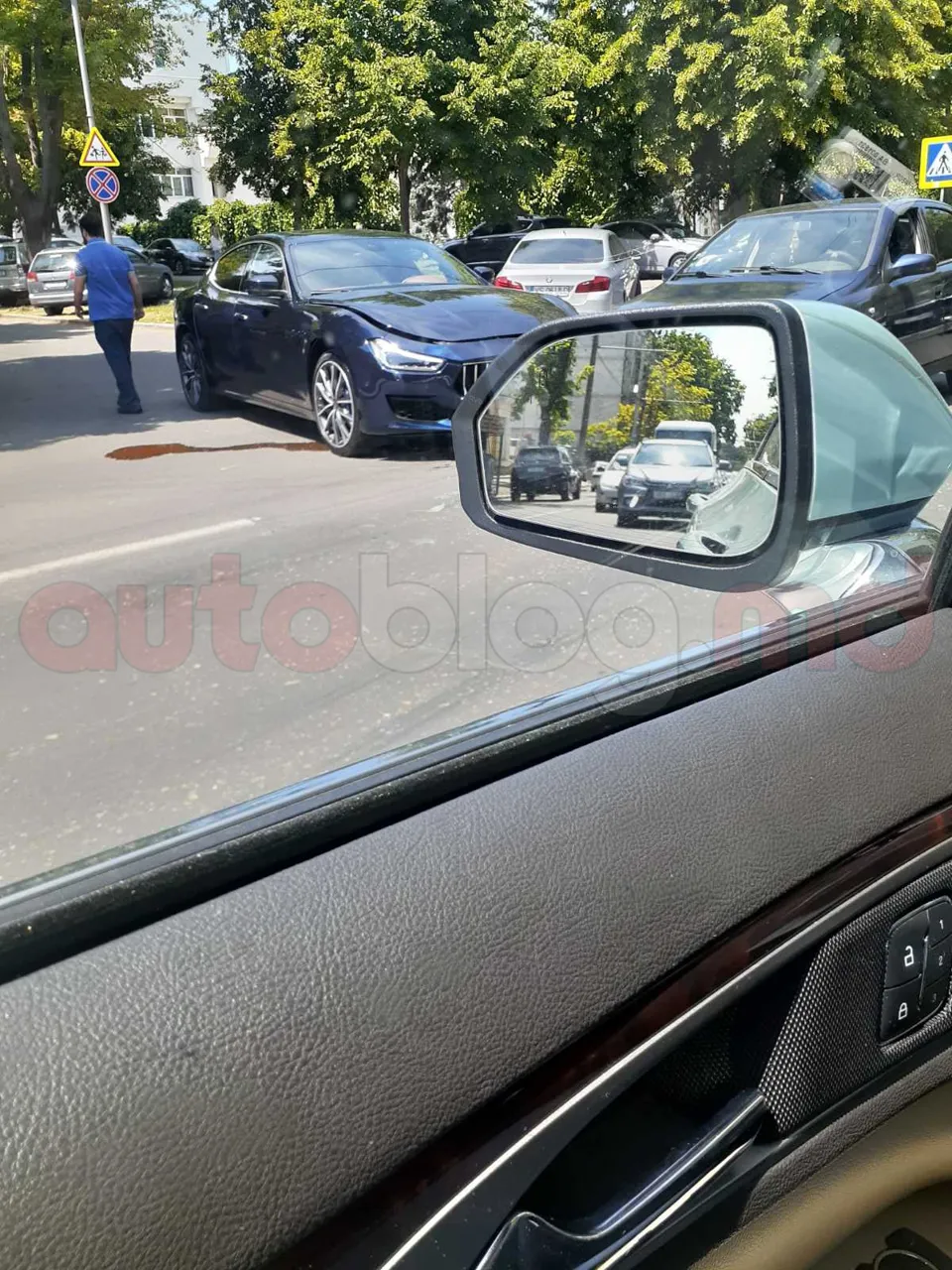 В центре Кишинева столкнулись Maserati и Opel