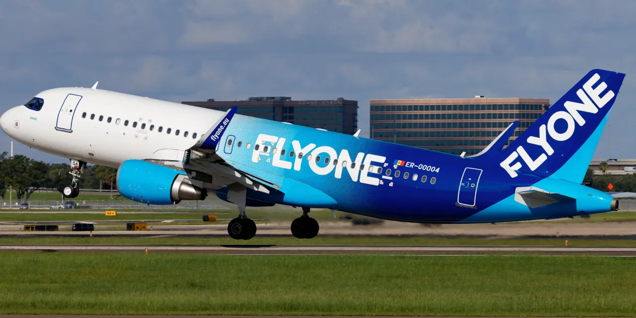 Самолет рейса Ереван – Кишинев авиакомпании FlyOne совершил экстренную посадку