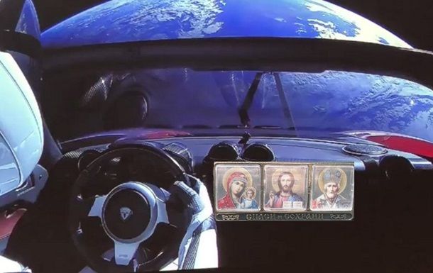В сети рассказали о горькой судьбе водителя Tesla в космосе
