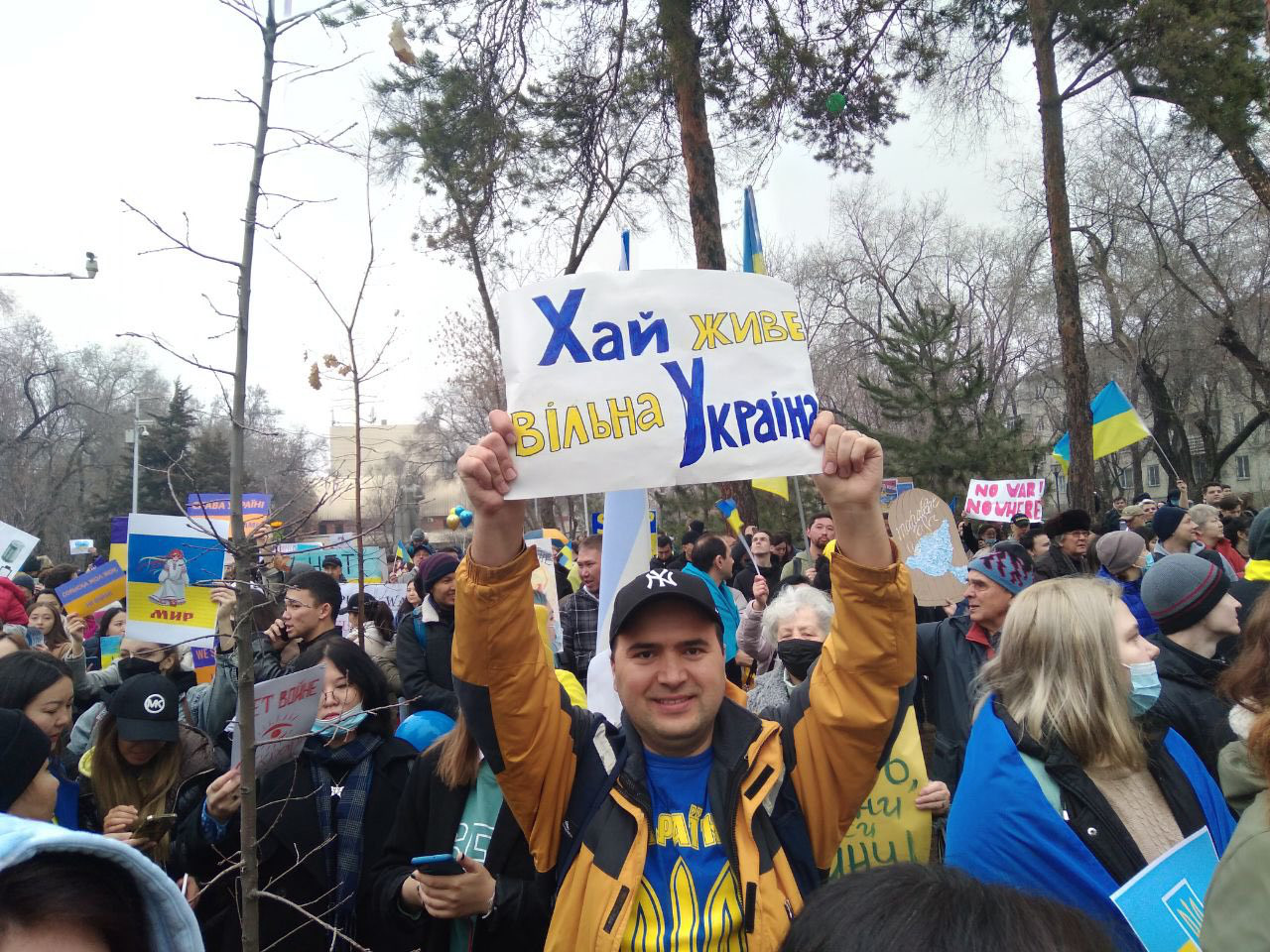 В России на акциях против войны с Украиной задержаны сотни людей