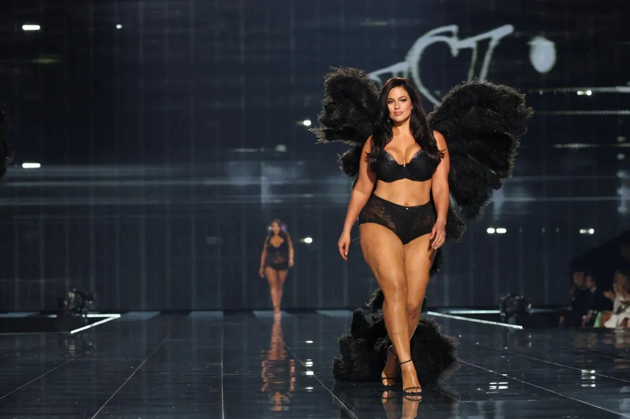 La New York a avut loc prezentarea anuală de modă Victoria's Secret