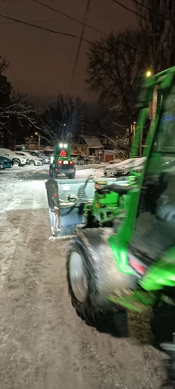 Ghețuș pe străzile și trotuarele din Chișinău. Autoritățile cer prudență