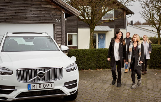 Volvo introduce mașinile autonome pe drumuri publice