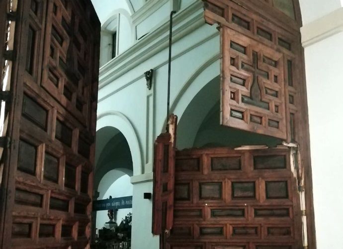 Испанец заехал в храм на авто, спасаясь от дьявола