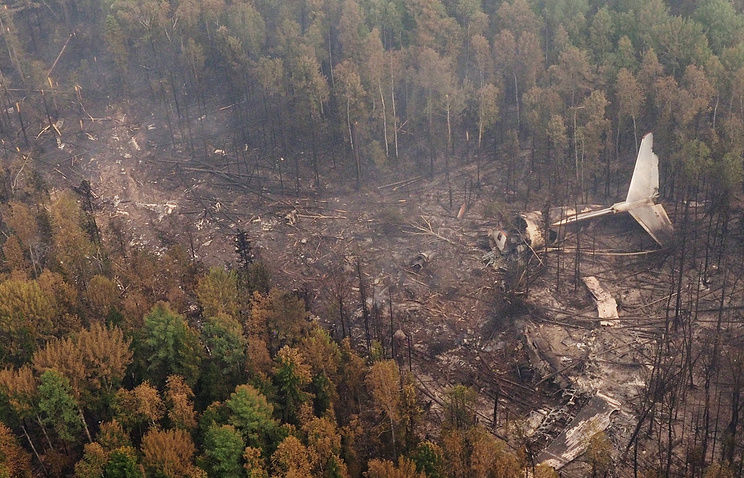 Появились новые фотографии с места крушения Ил-76 в Иркутской области