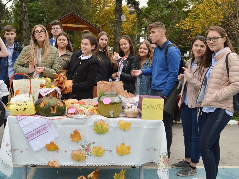 Ученики лицея „Оризонт” провели благотворительную ярмарку в помощь семьям высланных учителей