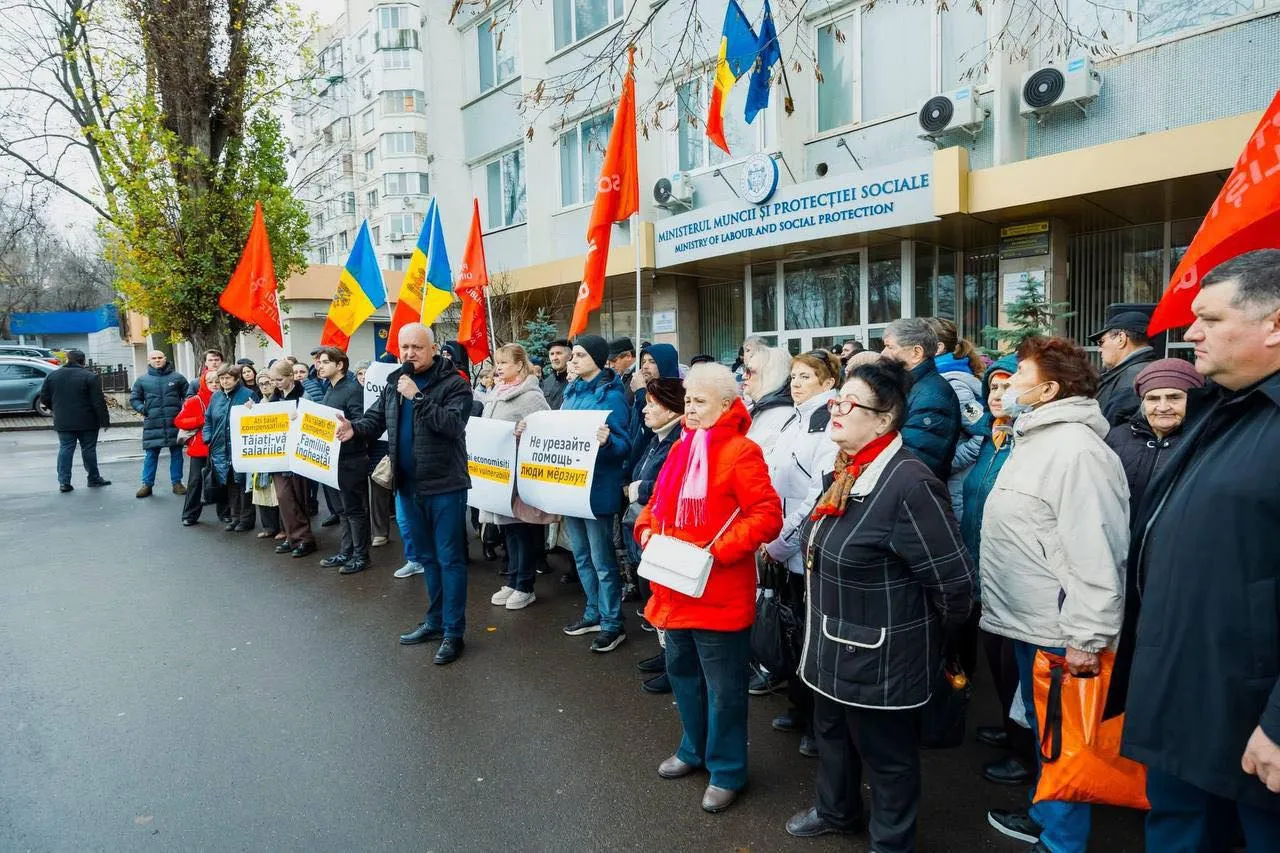 ПСРМ провела протест в центре Кишинева: Утверждение бюджета – социальный геноцид