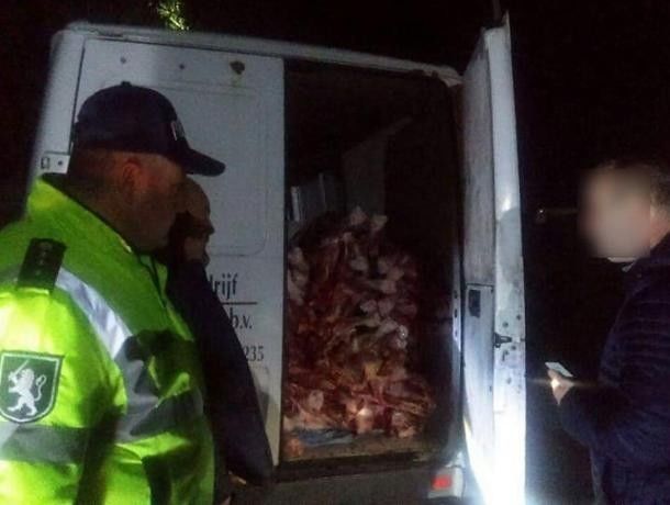 На рынки Молдовы везли 800 кг говяжьего мяса без документов