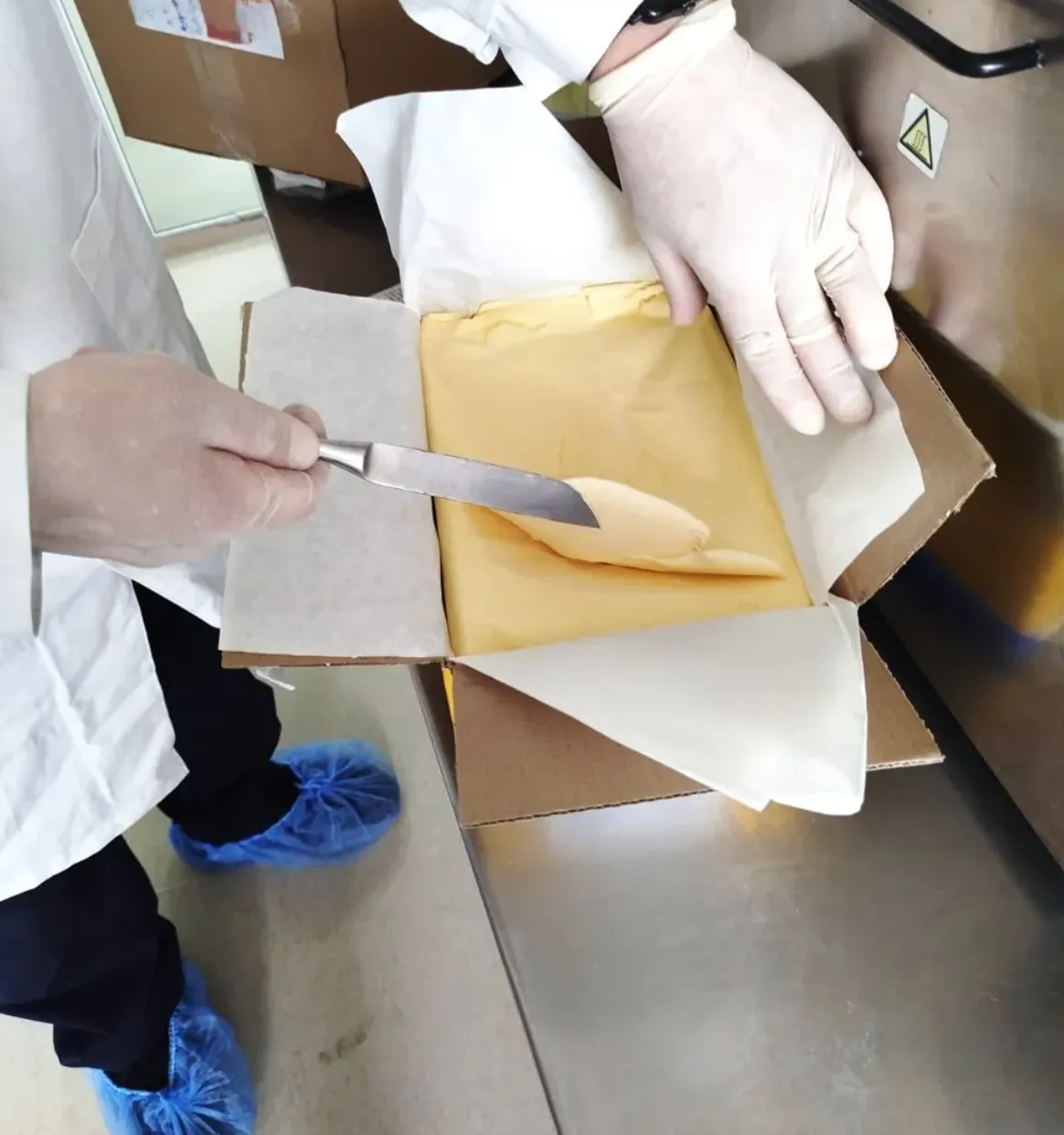 Peste 13 tone de produse alimentare neconforme, blocate la frontieră