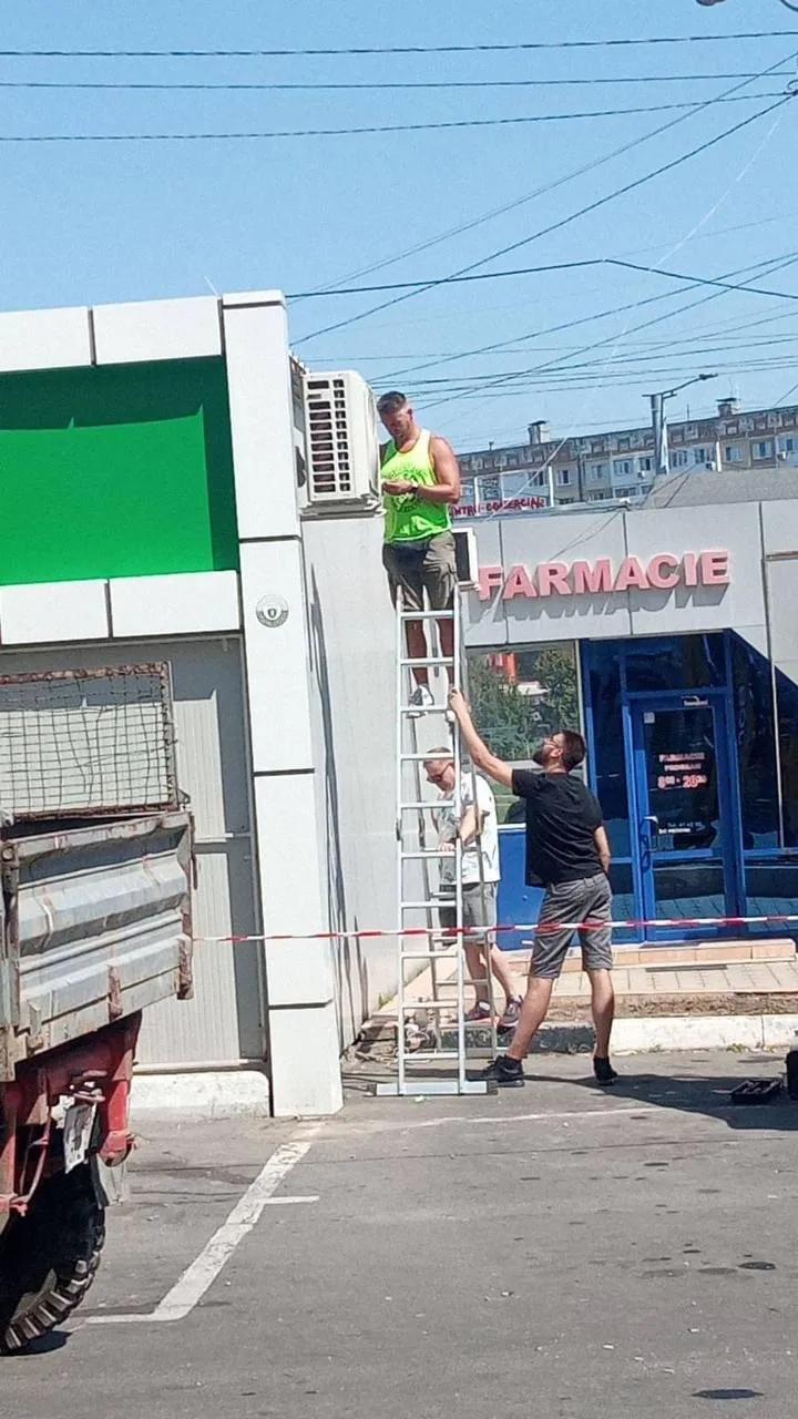 В столице снесли торговый павильон