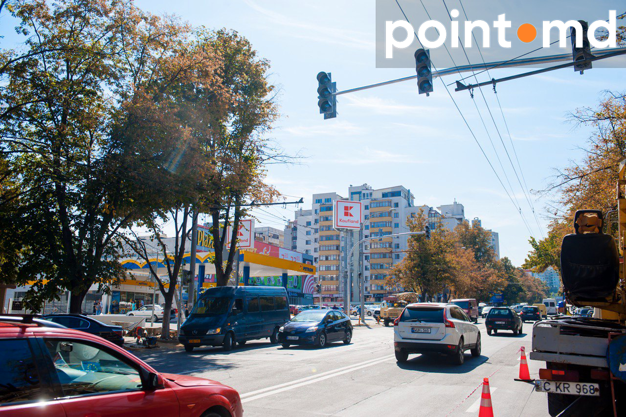 Водители опасаются, что новый светофор на Ботанике вызовет пробки