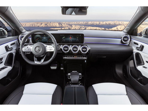 Mercedes a publicat primele fotografii cu noul model A-Class