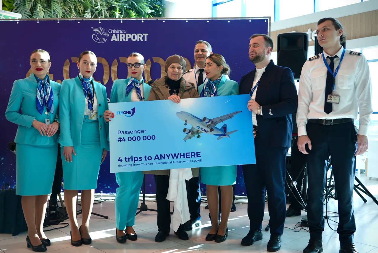 FlyOne празднует 4-милионного пассажира из Кишинева