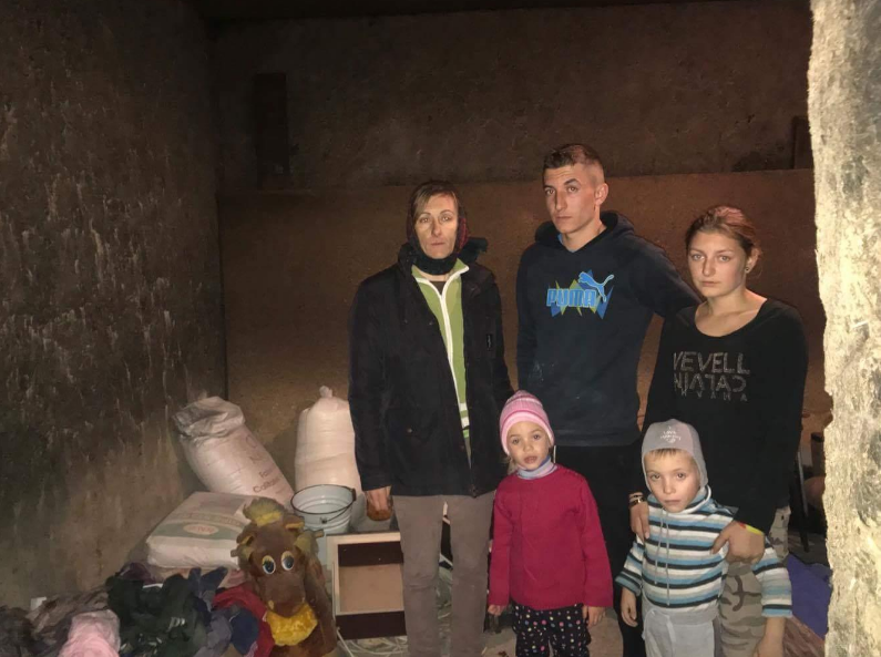 Семья из Страшен, оставшаяся без дома, нуждается в помощи