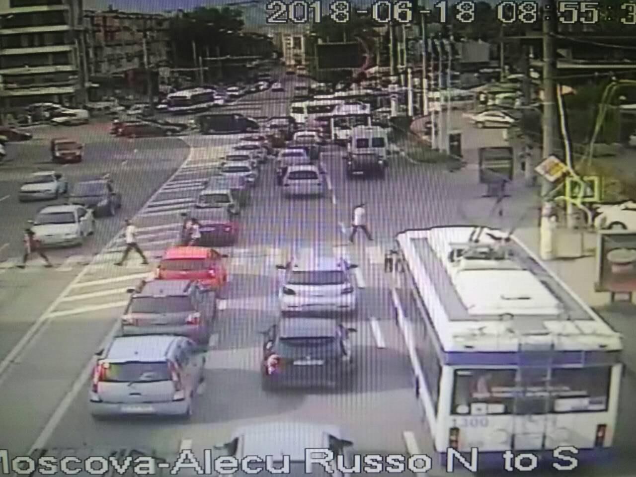 InfoTrafic: Из-за ДТП на Рышкановке затруднено дорожное движение