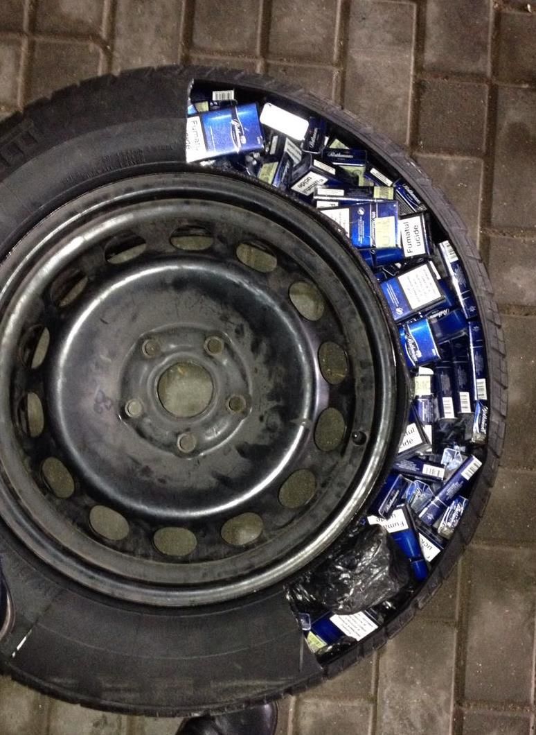 Contrabandă cu țigări la Vama Leușeni și Aeroportul Chișinău