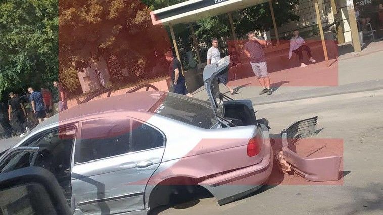 В Кагуле BMW протаранил несколько автомобилей и остался без колес