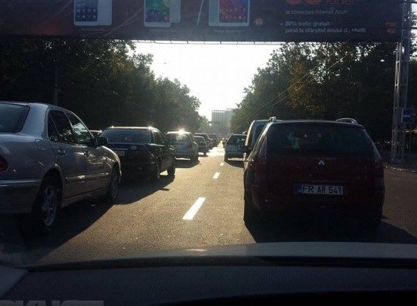 1 сентября в столице началось с пробок на дорогах