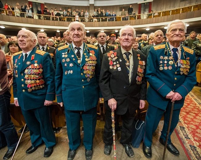 В День защитника Отечества Додон наградил группу военных