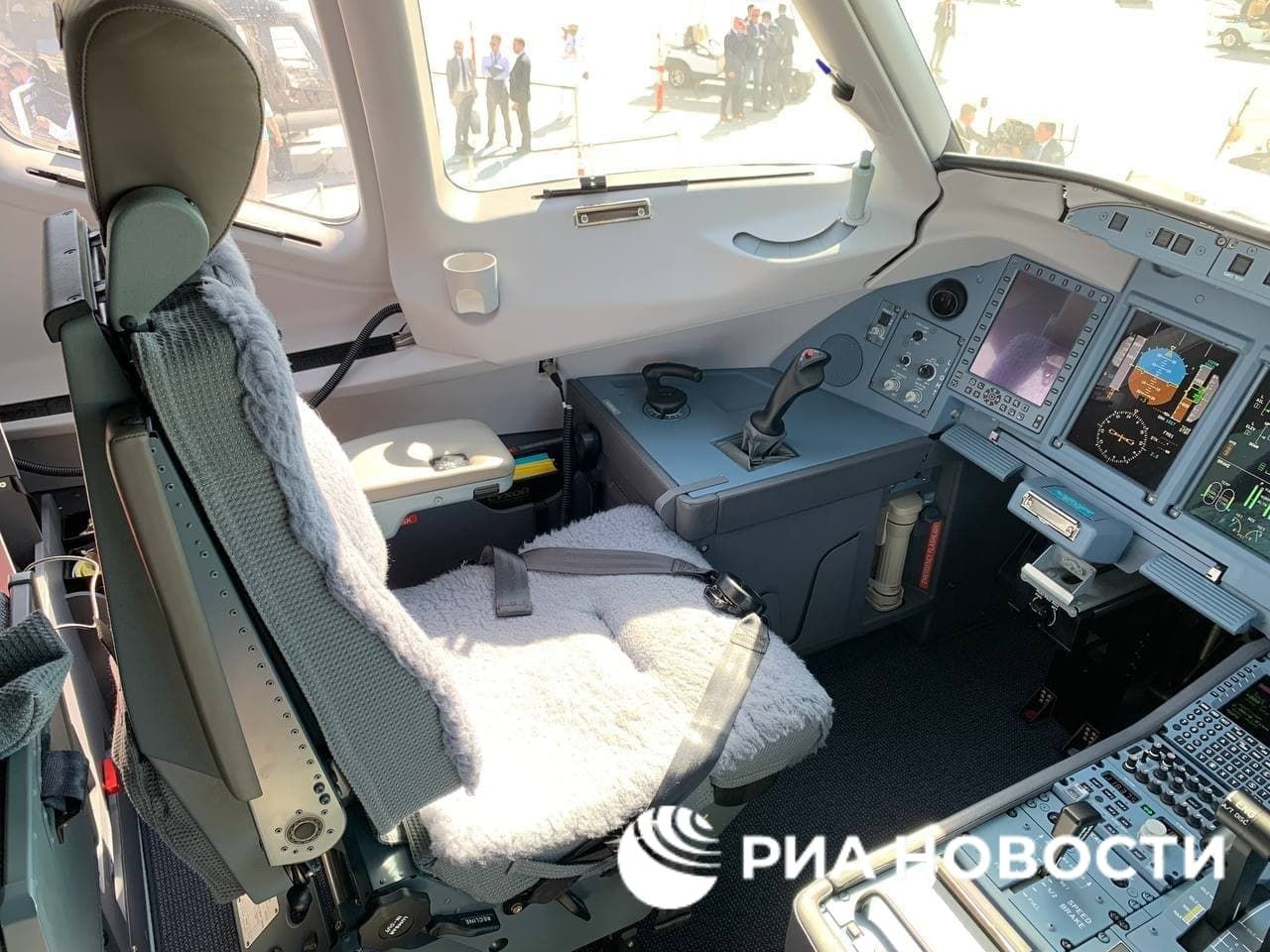 Внутреннее оснащение самолета Aurus показали на Dubai Airshow
