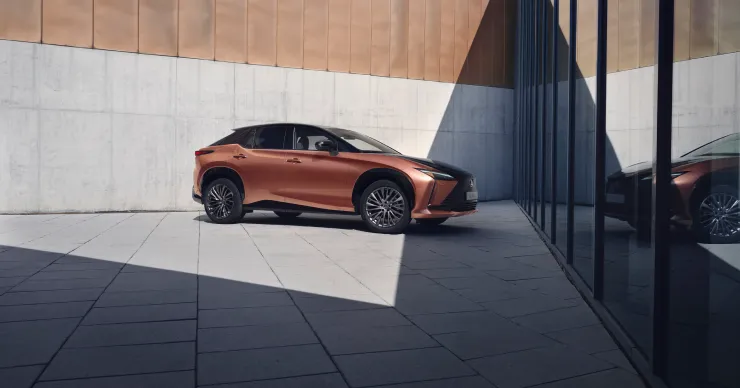 Lexus RZ 450e - теперь доступен и в Молдове