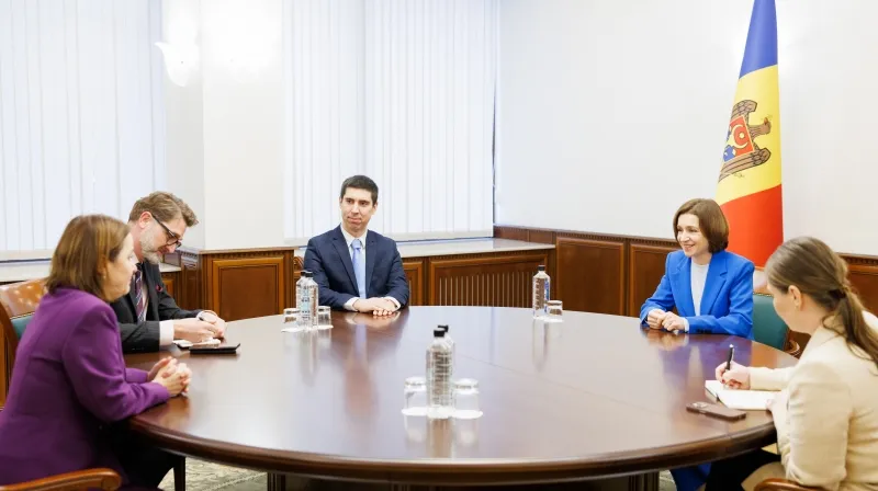 Maia Sandu i-a acordat fostului ministru de Externe al României „Ordinul de Onoare”
