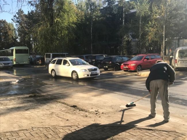 В здании Президентуры идут последние приготовления к завтрашнему открытию