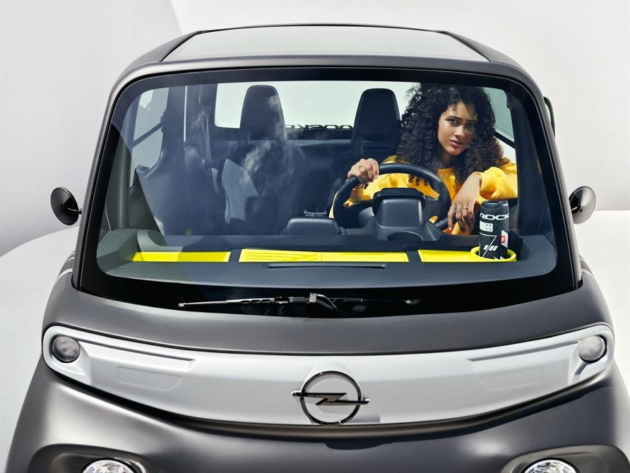 Opel представил мини-электрокар Rocks-e: запас хода в 75 км и максималка до 45 км/ч