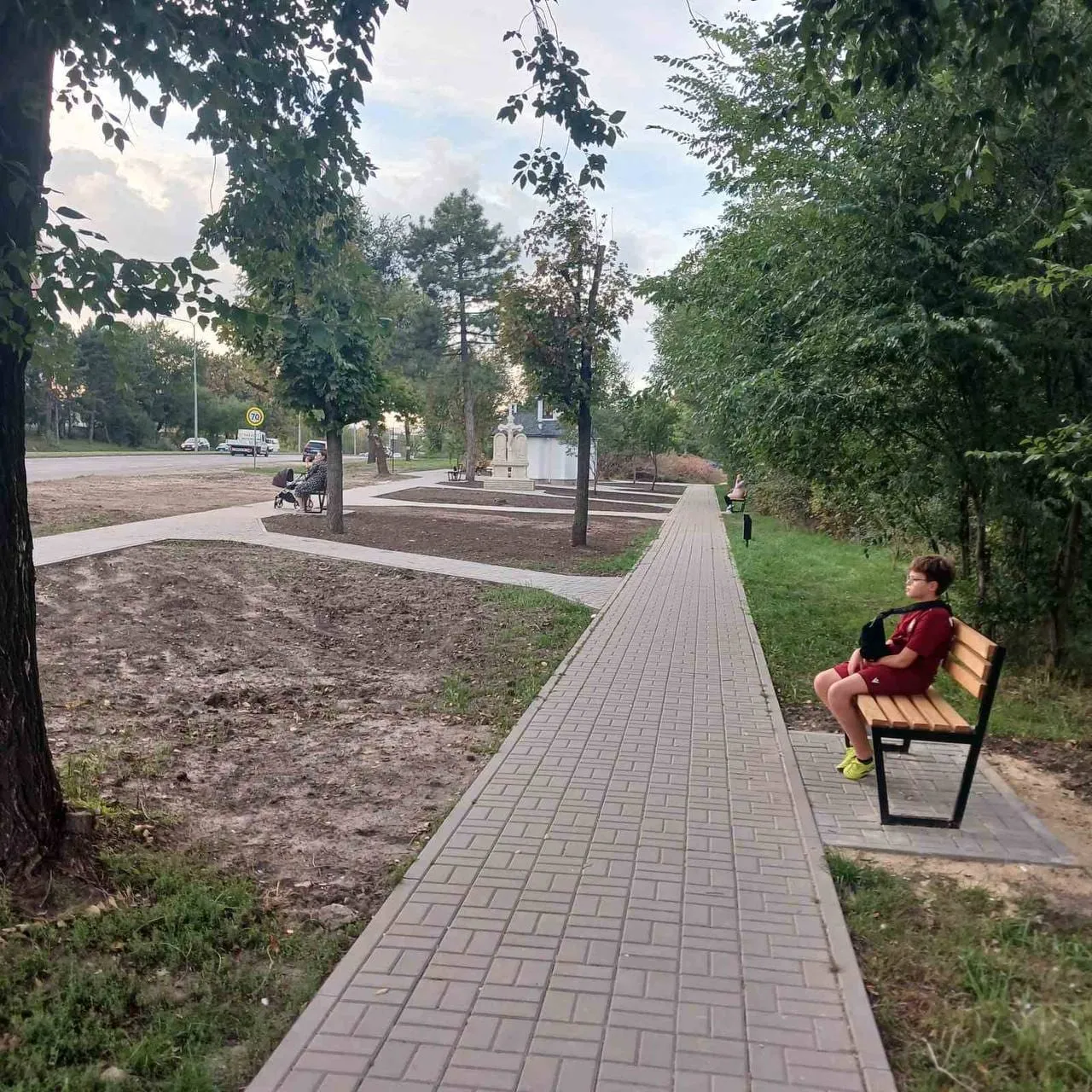 Lucrările de reabilitare a miniscuarului în zona orășelului Aeroport au fost finalizate