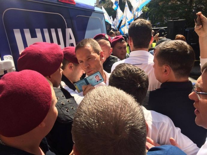 В Киеве произошла потасовка между сторонниками Саакашвили и полицией