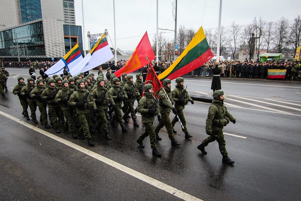 Военнослужащие Нацармии прошли по улицам Вильнюса