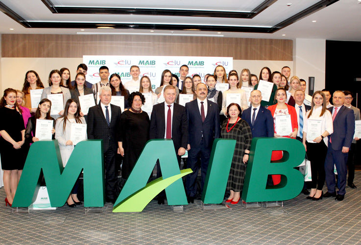MAIB предоставил „Стипендии для твоего будущего” для 30 студентов ®
