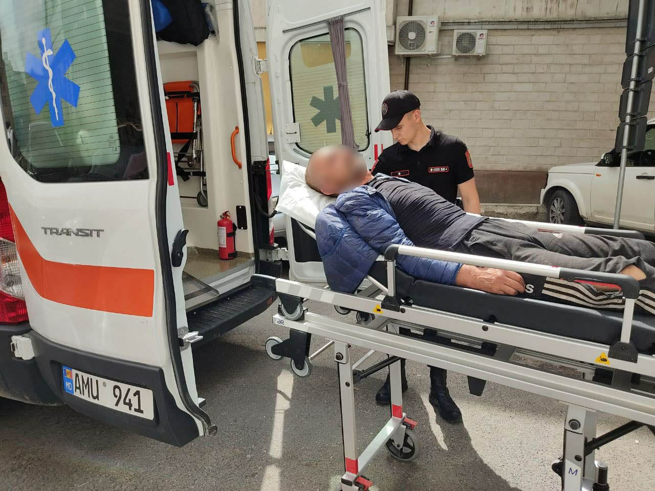 В центре Кишинева карабинеры нашли окровавленного мужчину