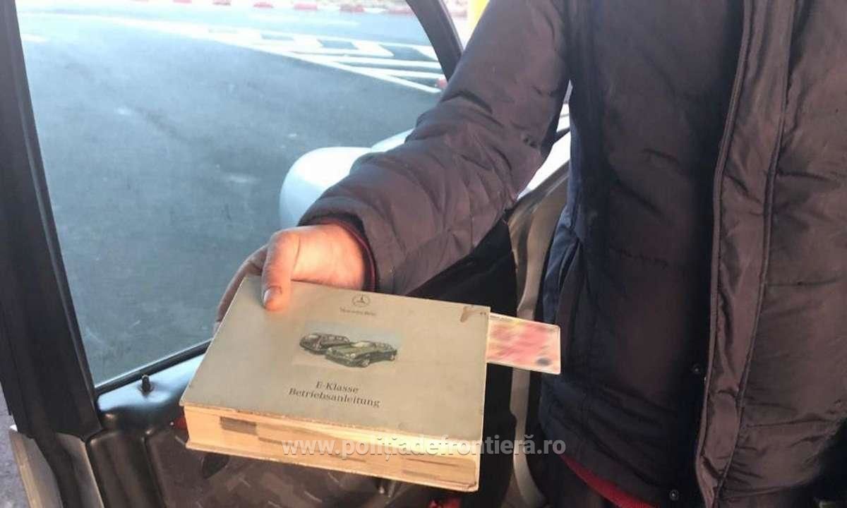 Румынские пограничники изъяли у молдаванина купленные за €300 польские автоправа