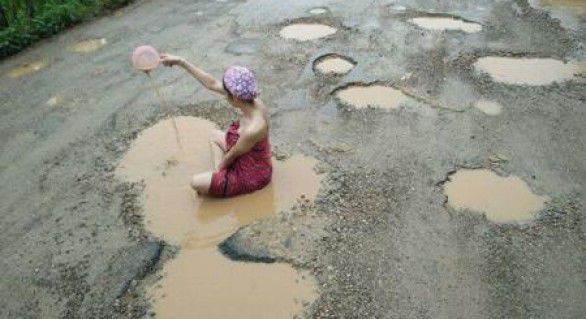 Campanie inedită în Thailanda, împotriva gropilor din asfalt