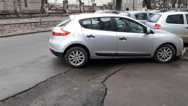 В Кишиневе снова обвалился асфальт