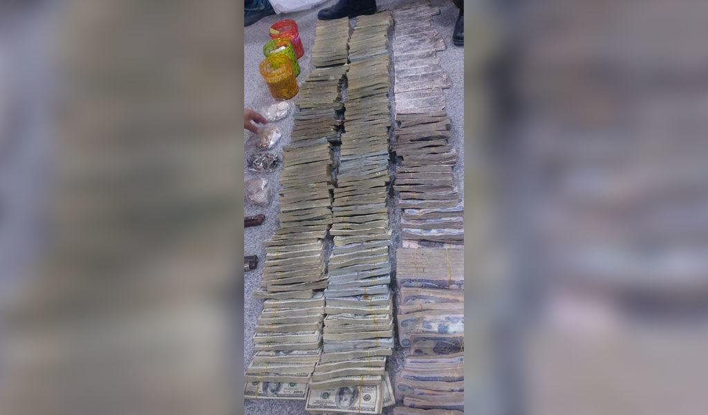 В Ираке обнаружили тайник террористов с золотом, серебром и $1,6 млн