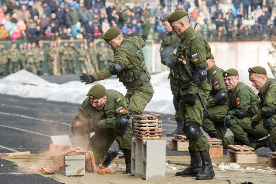 В Тирасполе отметили День защитника Отечества, Смирнов вновь появился на публике