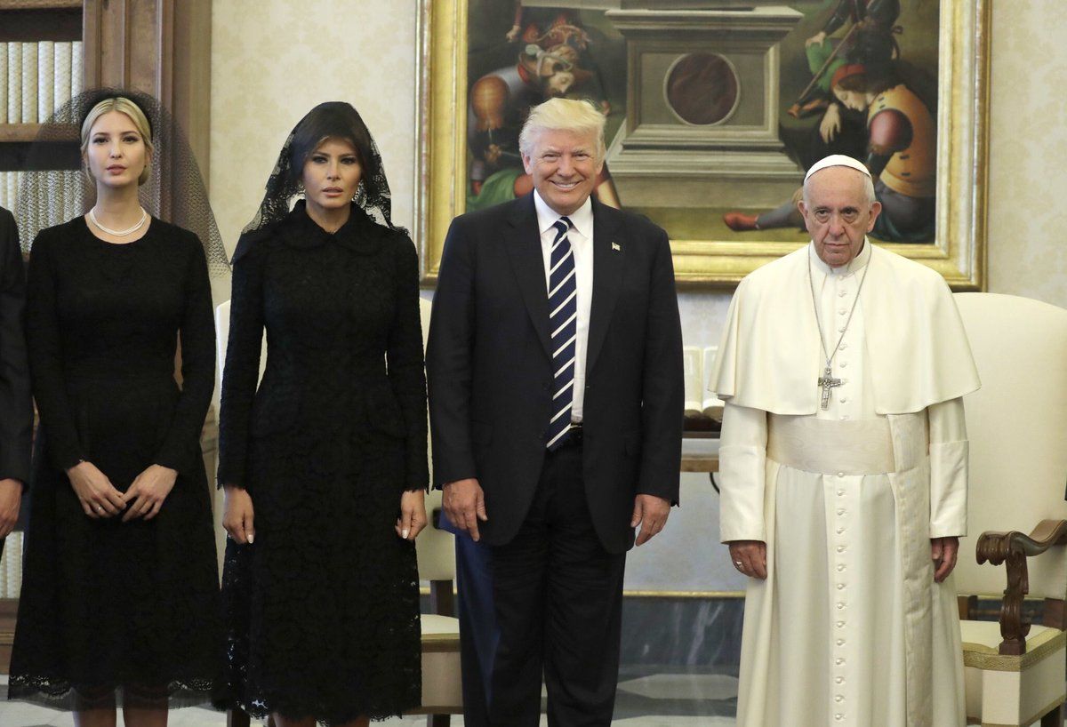 Trump și "Papa trist": Glume apărute după întâlnirea dintre cei doi