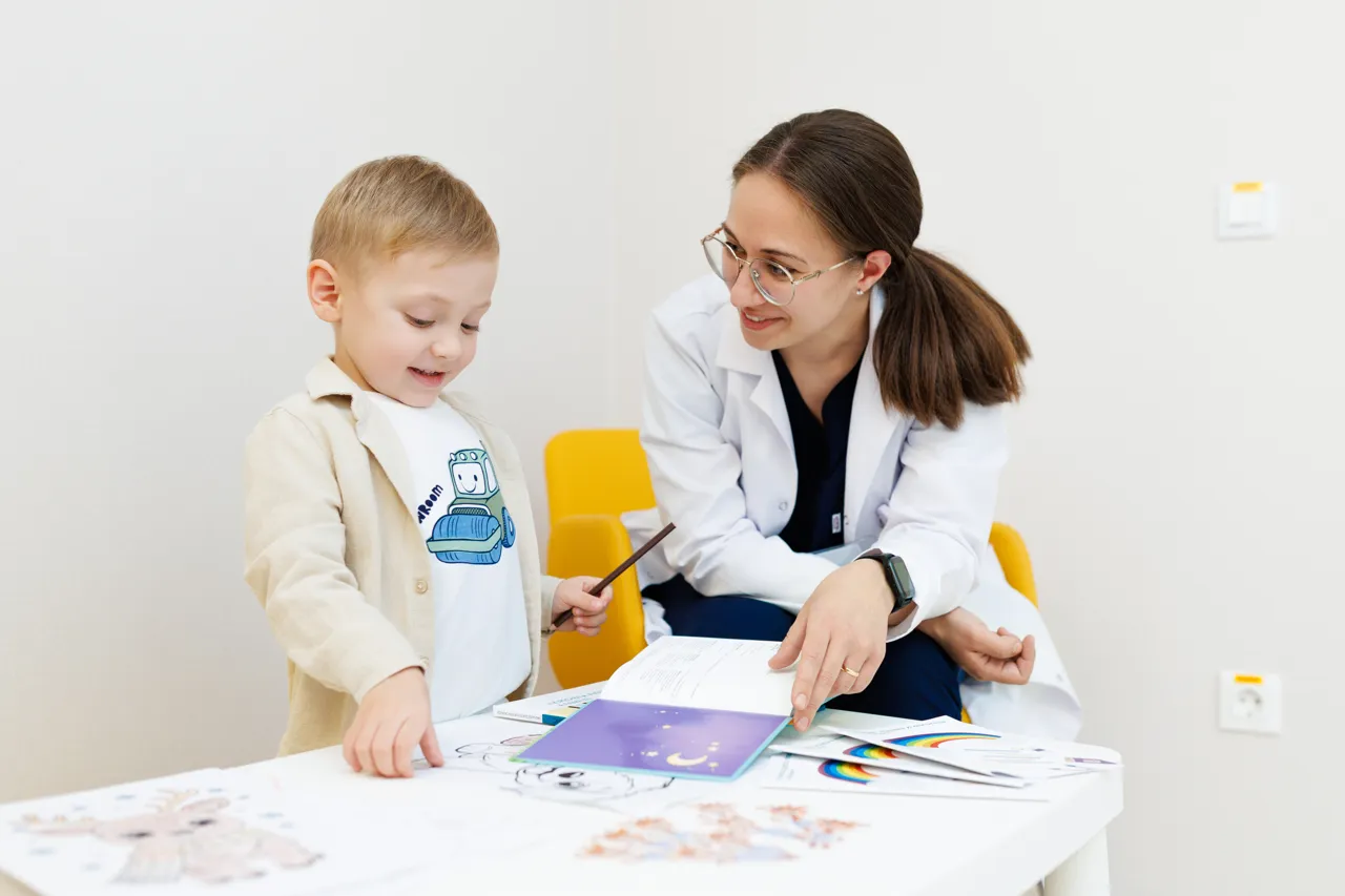 Medpark: Лечение зубов у детей начинается с улыбки - полный спектр услуг от 1 до 18 лет